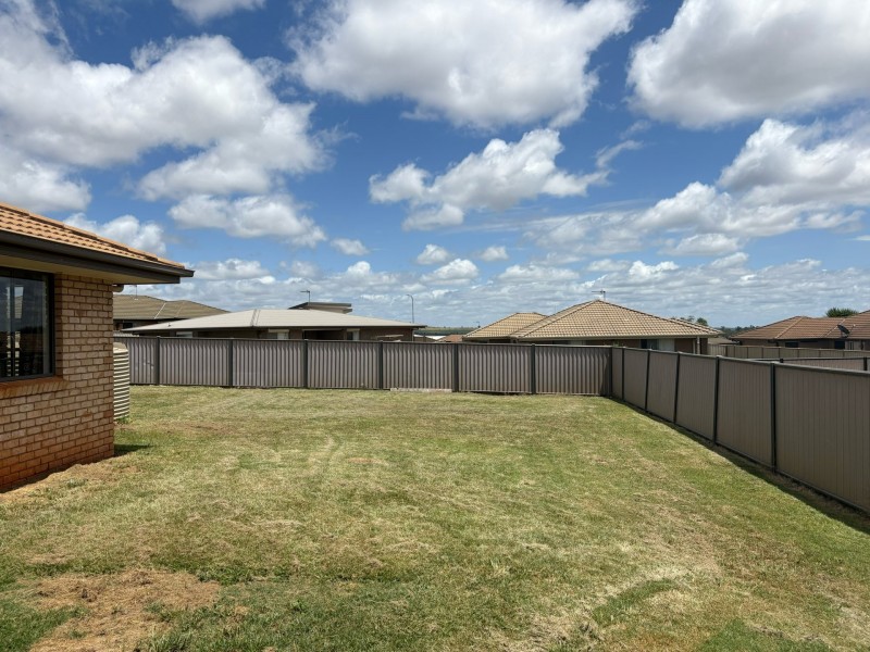 8 Lara Court, Kingaroy QLD 4610