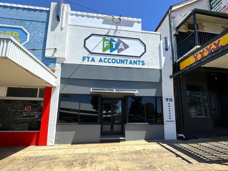 75 Drayton Street, Nanango QLD 4615
