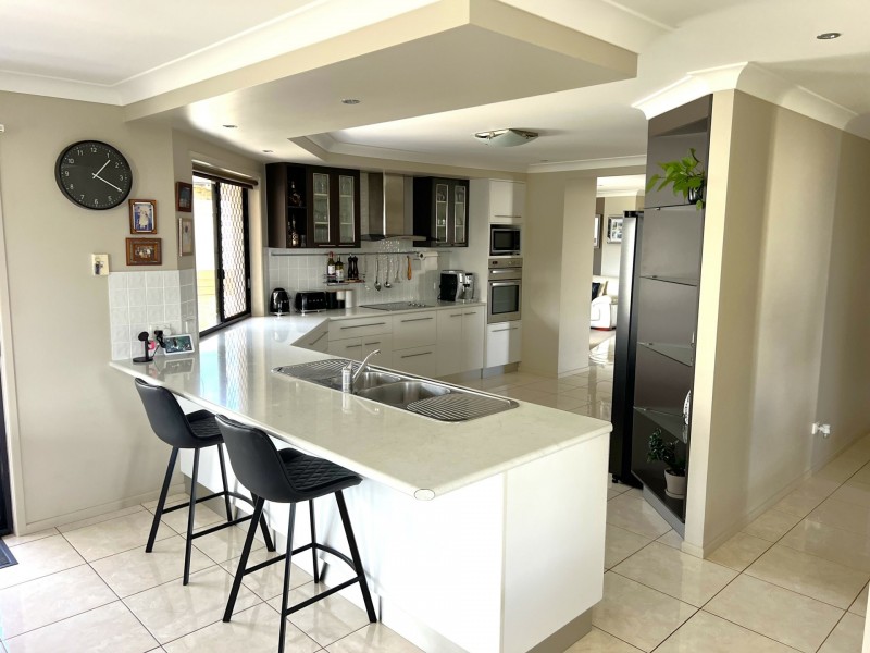 37 Hillview Parade, Kingaroy QLD 4610