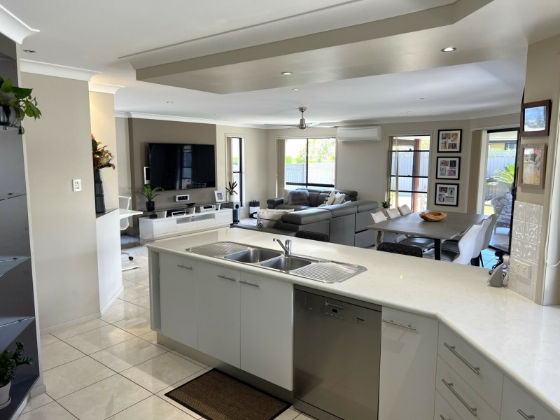 37 Hillview Parade, Kingaroy QLD 4610