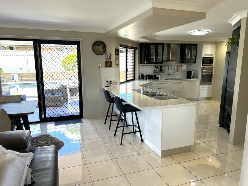 37 Hillview Parade, Kingaroy QLD 4610