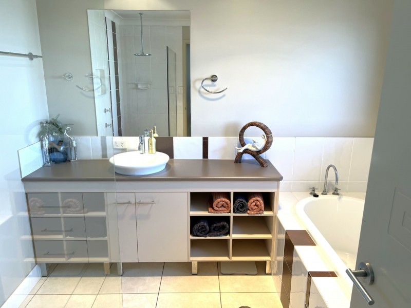 37 Hillview Parade, Kingaroy QLD 4610