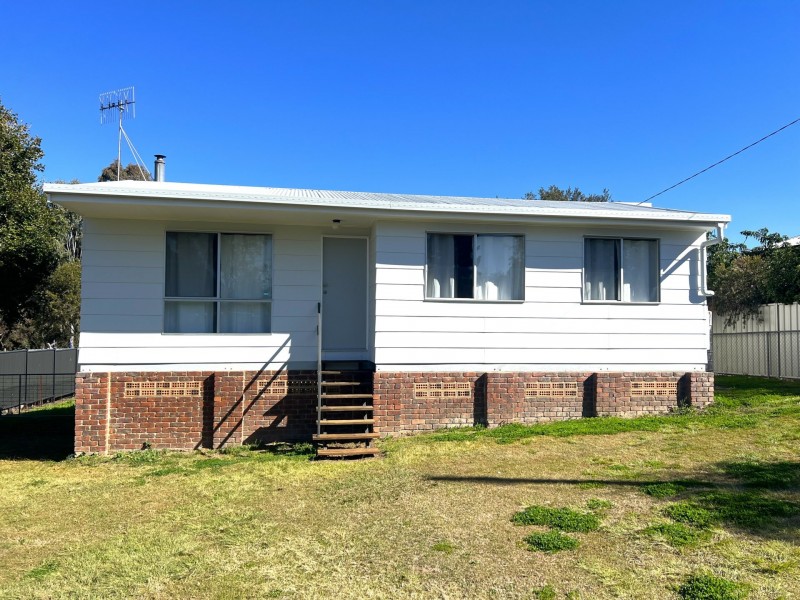 9 Wills Street West, Nanango QLD 4615