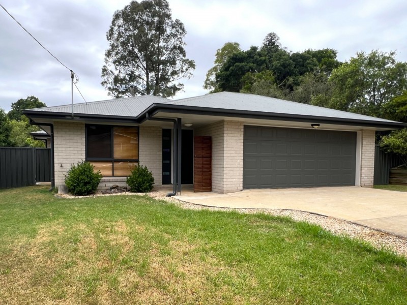 2A Murray Parade, Kingaroy QLD 4610