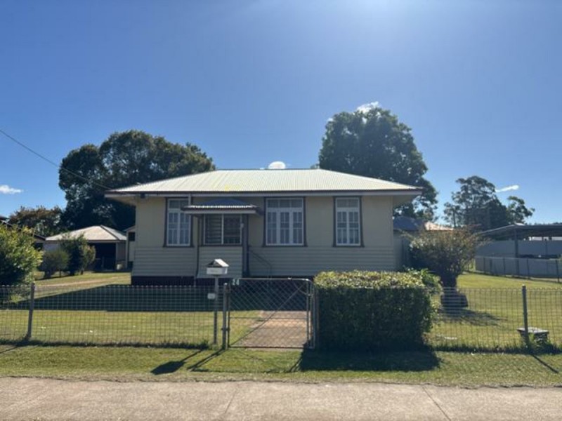 24 Avoca St, Kingaroy QLD 4610