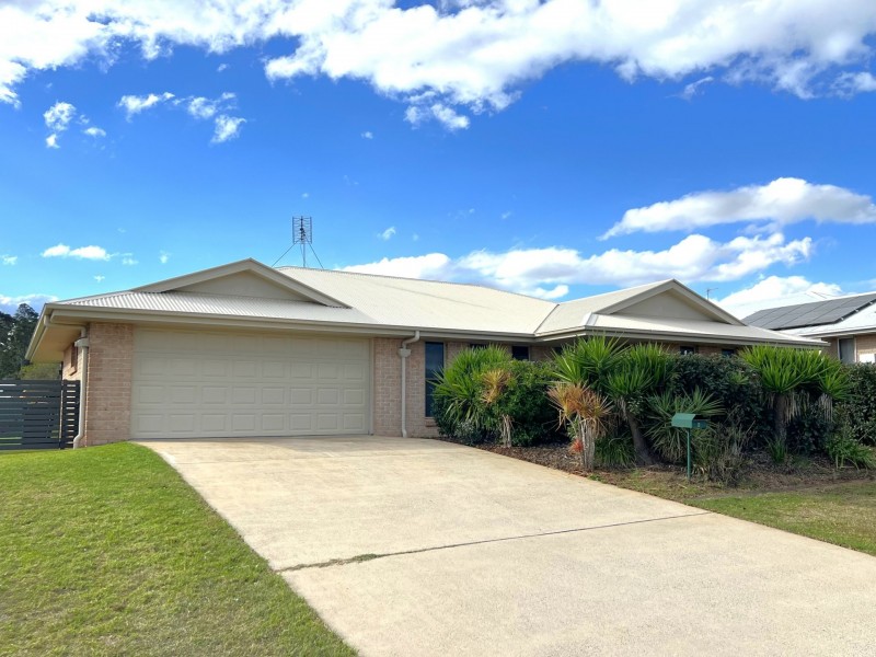 8 Allan Place, Kingaroy QLD 4610