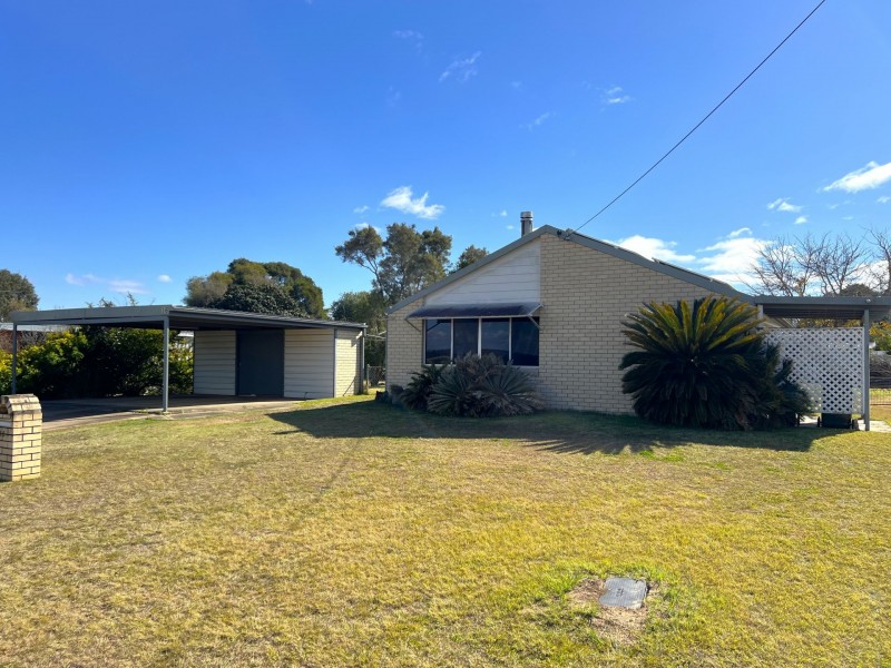 16 Kelvyn Street, Kingaroy QLD 4610