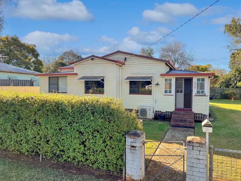 8 Toomey Street, Kingaroy QLD 4610