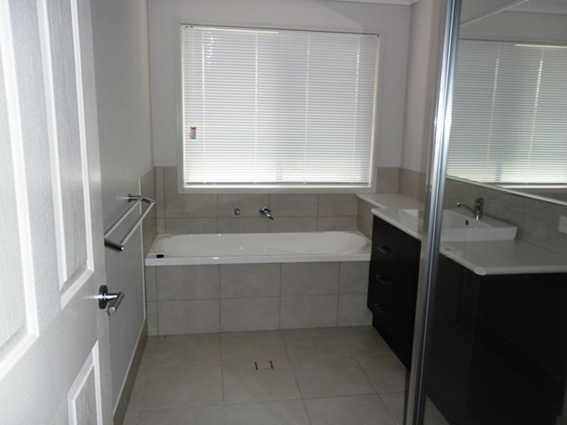 18 – 20 Rosella Parade, Kingaroy QLD 4610