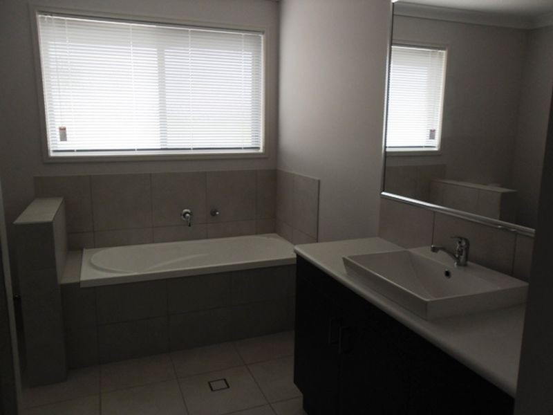 18 – 20 Rosella Parade, Kingaroy QLD 4610