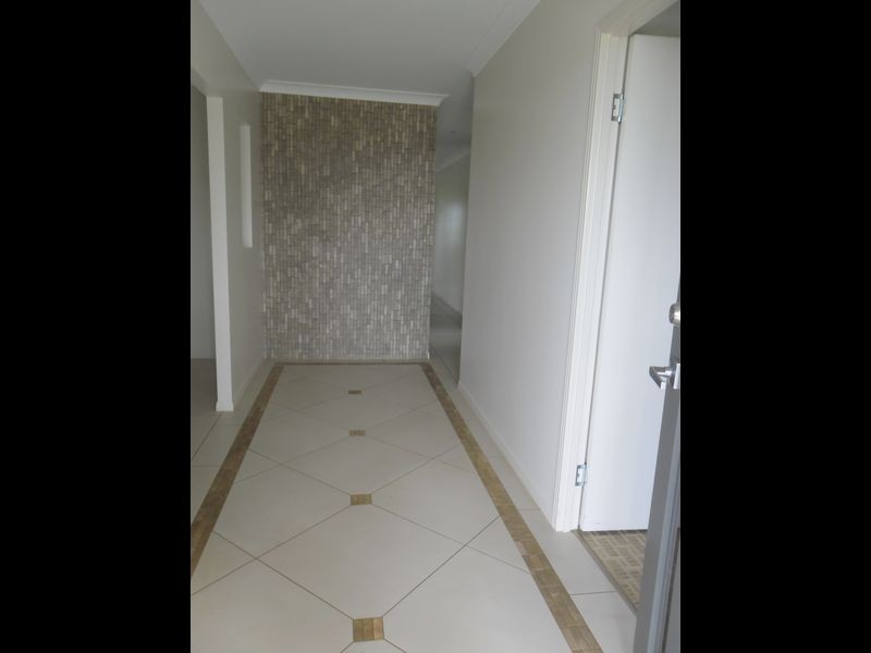 6-8 Peregrine Drive, Kingaroy QLD 4610