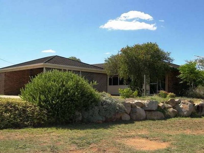 15 Windsor Circle, Kingaroy QLD 4610