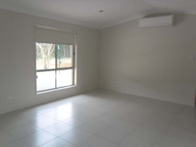 61 Lorikeet Circuit, Kingaroy QLD 4610