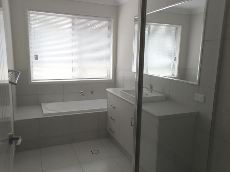 61 Lorikeet Circuit, Kingaroy QLD 4610