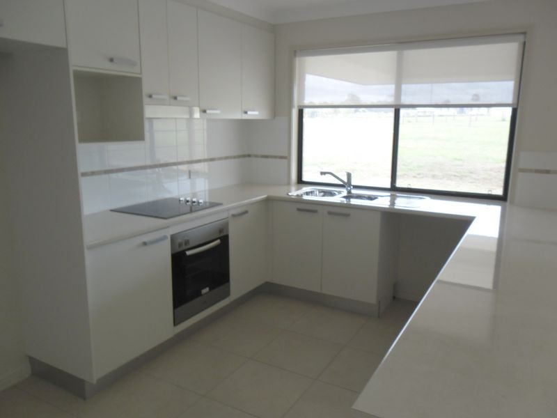 2 Cockatoo Crescent, Kingaroy QLD 4610