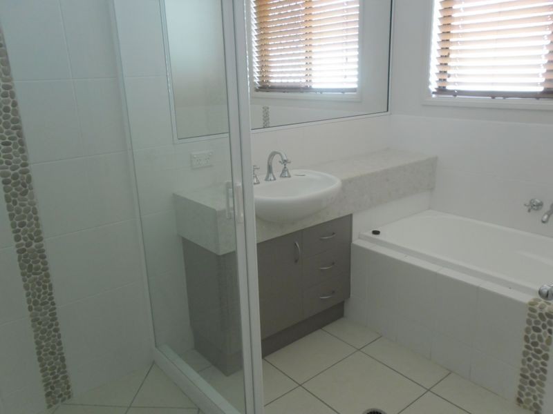 1/12 Summers Court, Kingaroy QLD 4610