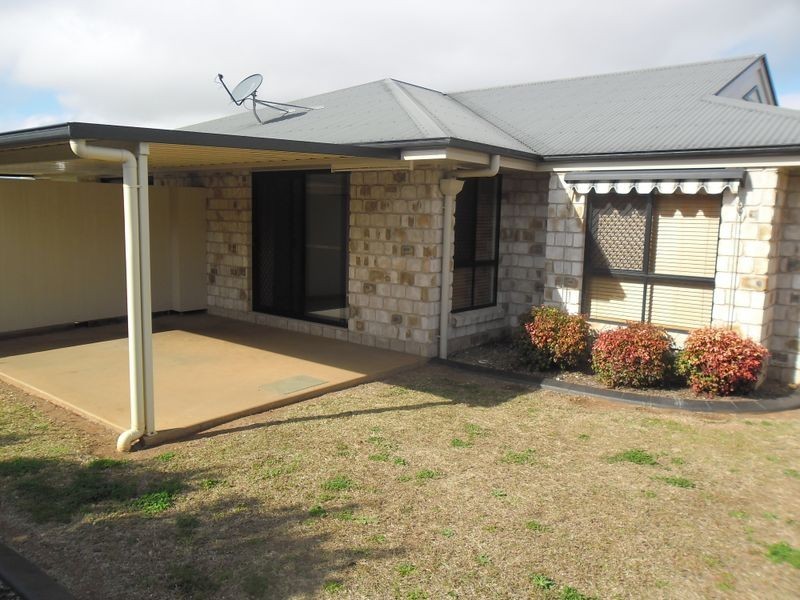 1/12 Summers Court, Kingaroy QLD 4610