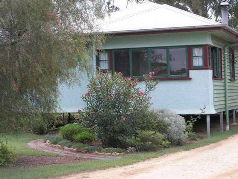 1 Clark Close, Kingaroy QLD 4610