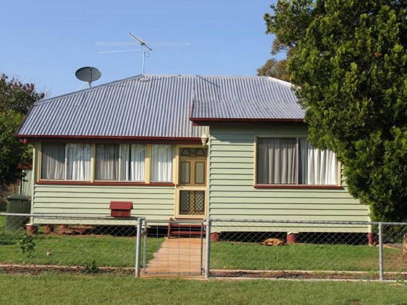 9 Booth Street, Kingaroy QLD 4610