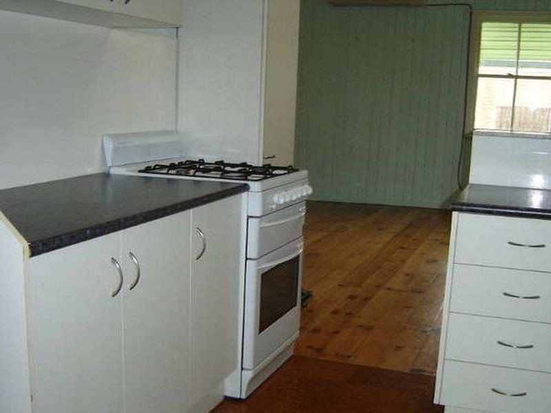 9 Booth Street, Kingaroy QLD 4610