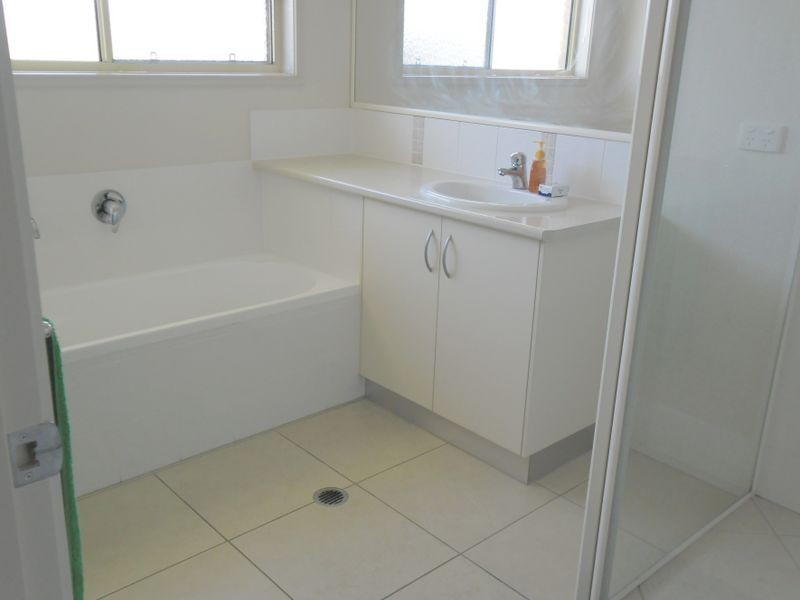 22-24 Lorikeet Circuit, Kingaroy QLD 4610