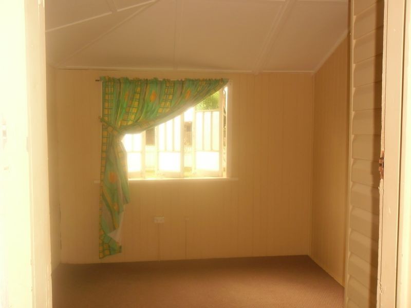 2/281 Haly, Kingaroy QLD 4610