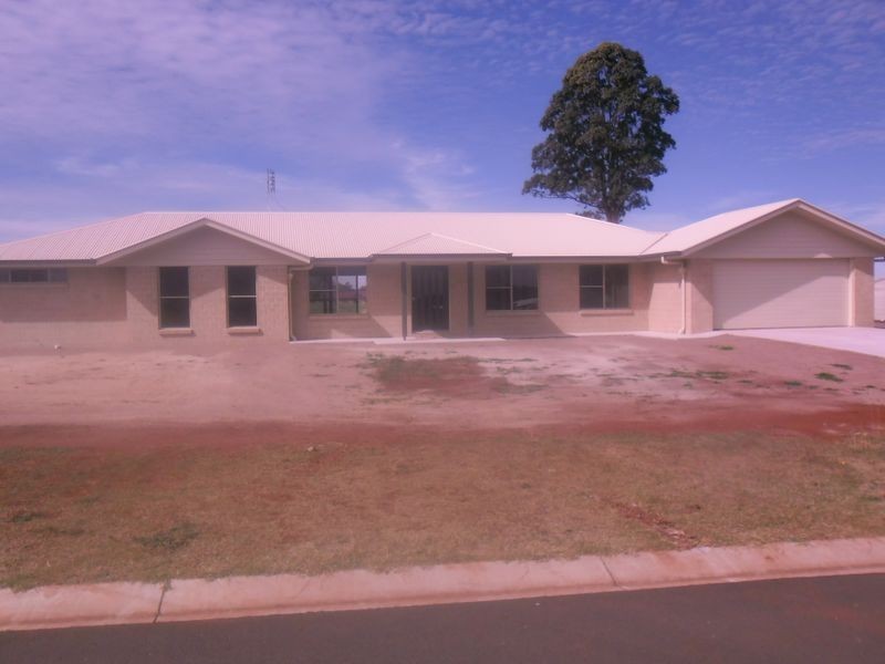 77 Rosella Parade, Kingaroy QLD 4610