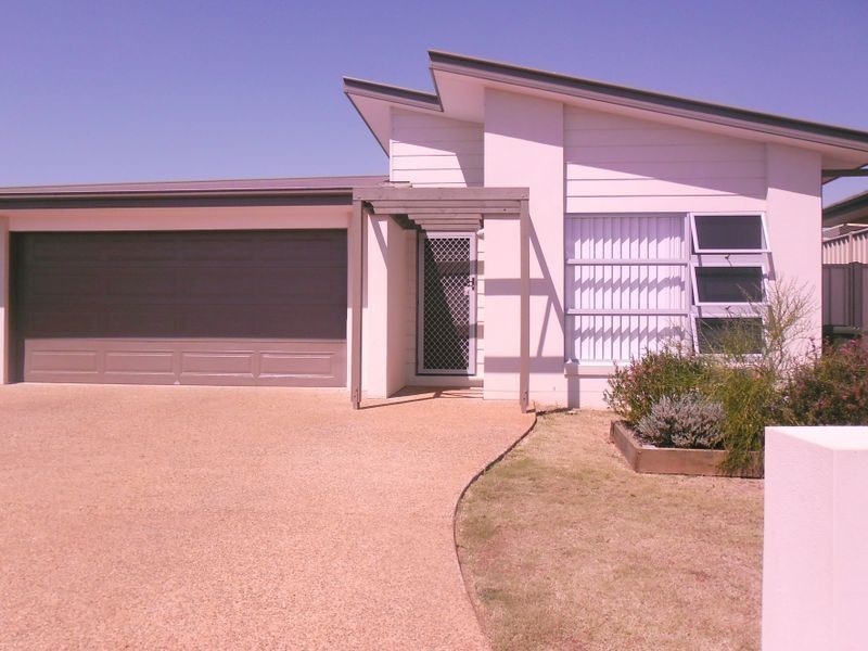 14 Casuarina Drive, Kingaroy QLD 4610