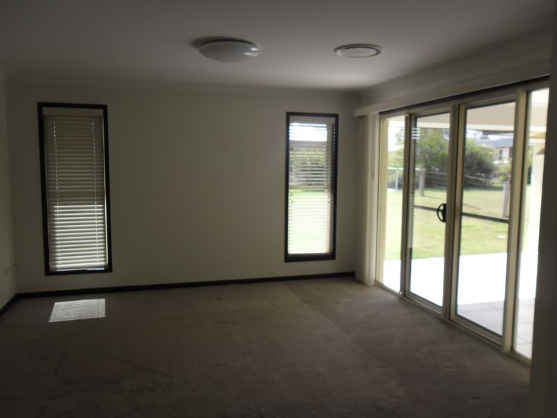 5 -7 Peregrine Drive, Kingaroy QLD 4610