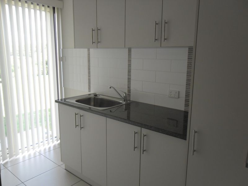 5 -7 Peregrine Drive, Kingaroy QLD 4610