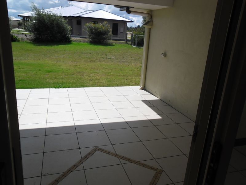 5 -7 Peregrine Drive, Kingaroy QLD 4610