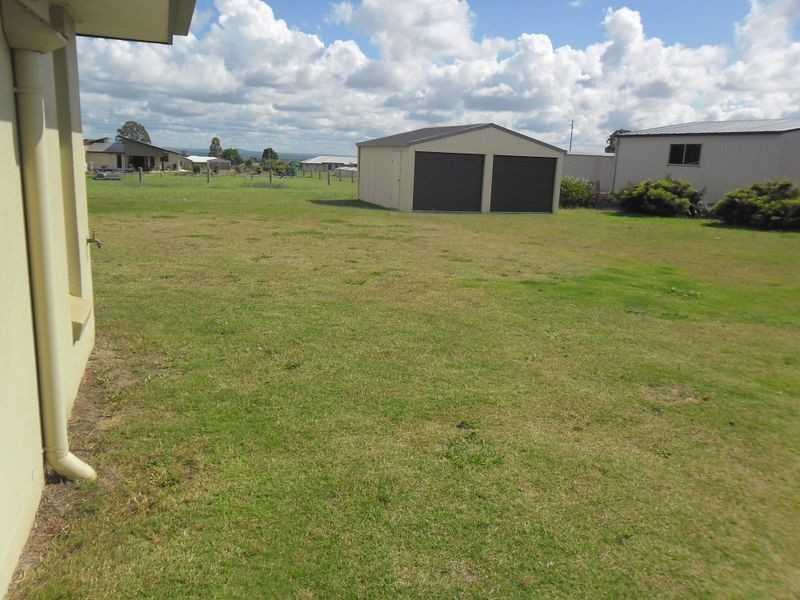 5 -7 Peregrine Drive, Kingaroy QLD 4610