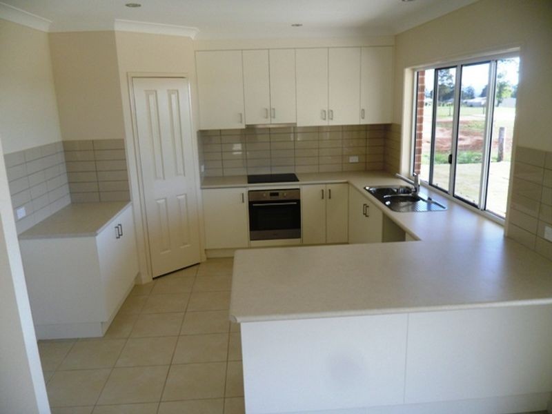 98-100 Rosella Parade, Kingaroy QLD 4610