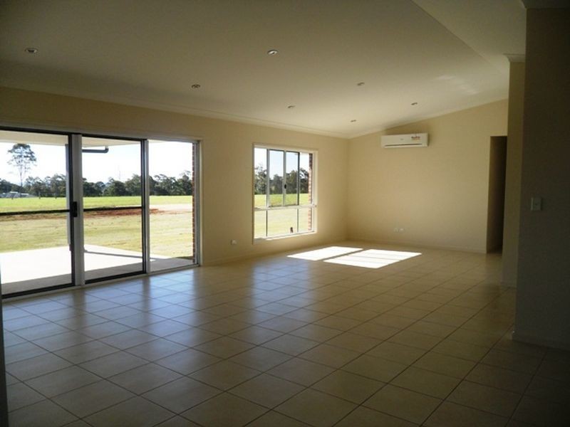 98-100 Rosella Parade, Kingaroy QLD 4610