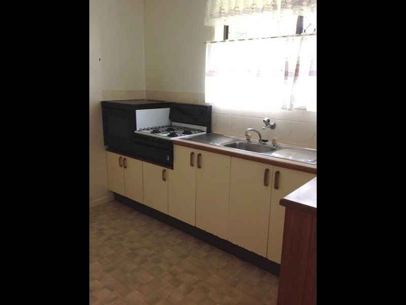 1/14 Albert Street, Kingaroy QLD 4610