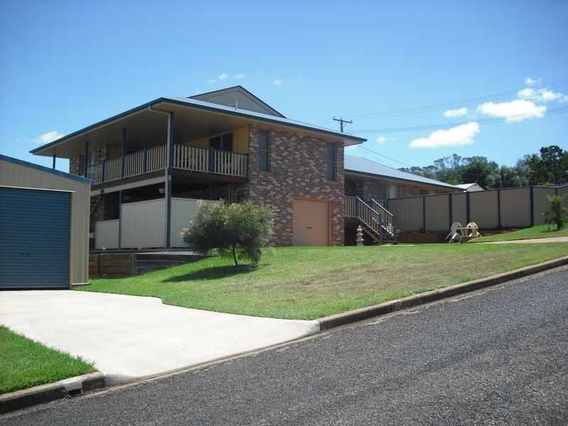 39 Adermann Drive, Kingaroy QLD 4610