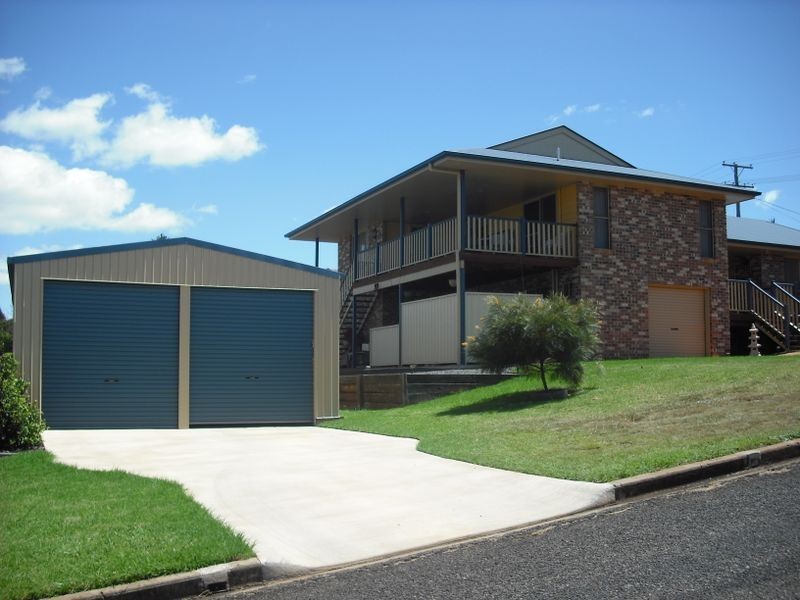 39 Adermann Drive, Kingaroy QLD 4610
