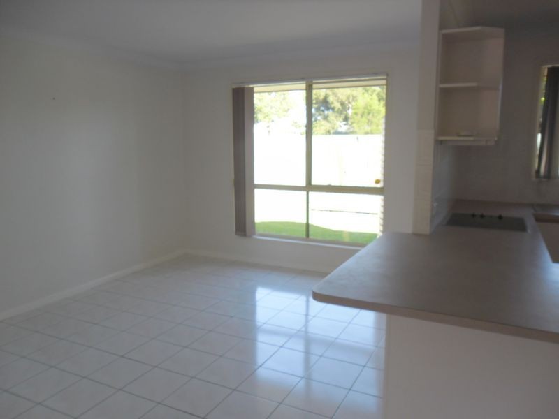 2/23 Martin Place, Kingaroy QLD 4610