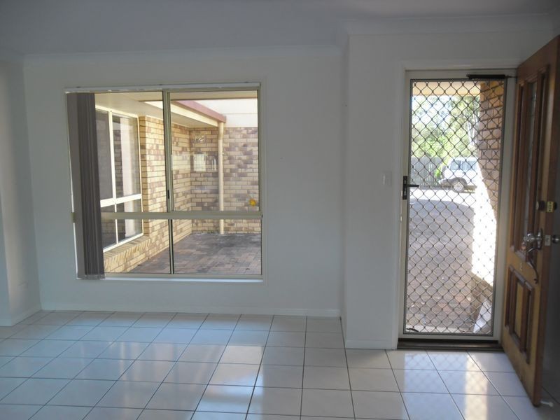 2/23 Martin Place, Kingaroy QLD 4610