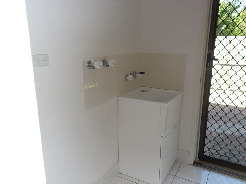 2/23 Martin Place, Kingaroy QLD 4610