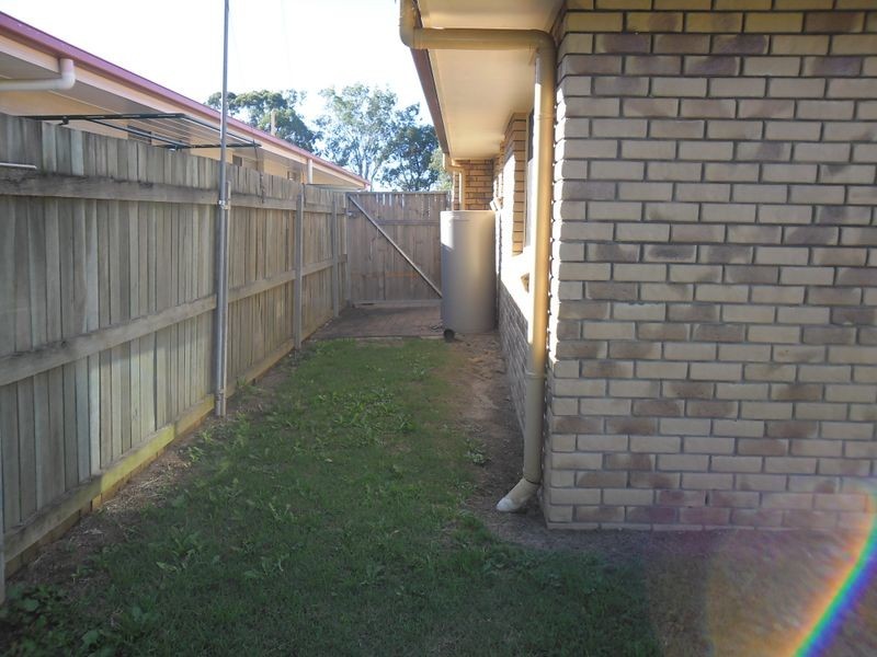 2/23 Martin Place, Kingaroy QLD 4610