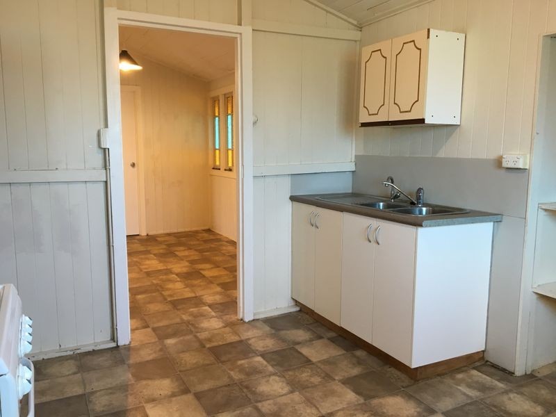 10 Gooyong Street, Kingaroy QLD 4610