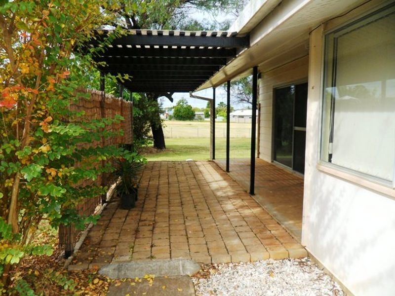 20 Windsor Circle, Kingaroy QLD 4610