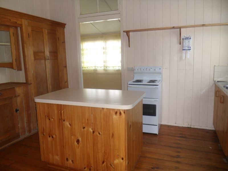 37 Albert Street, Kingaroy QLD 4610