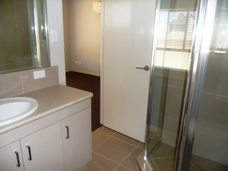 30-32 Premier Drive, Kingaroy QLD 4610