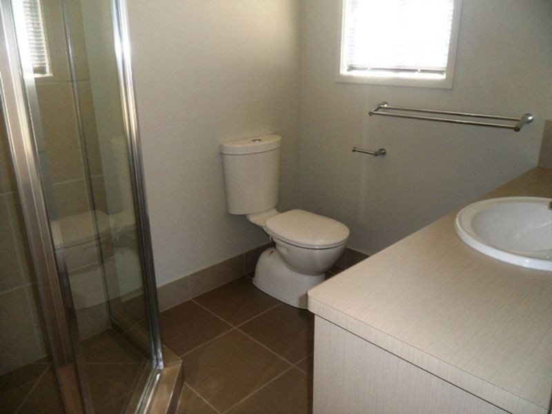 30-32 Premier Drive, Kingaroy QLD 4610