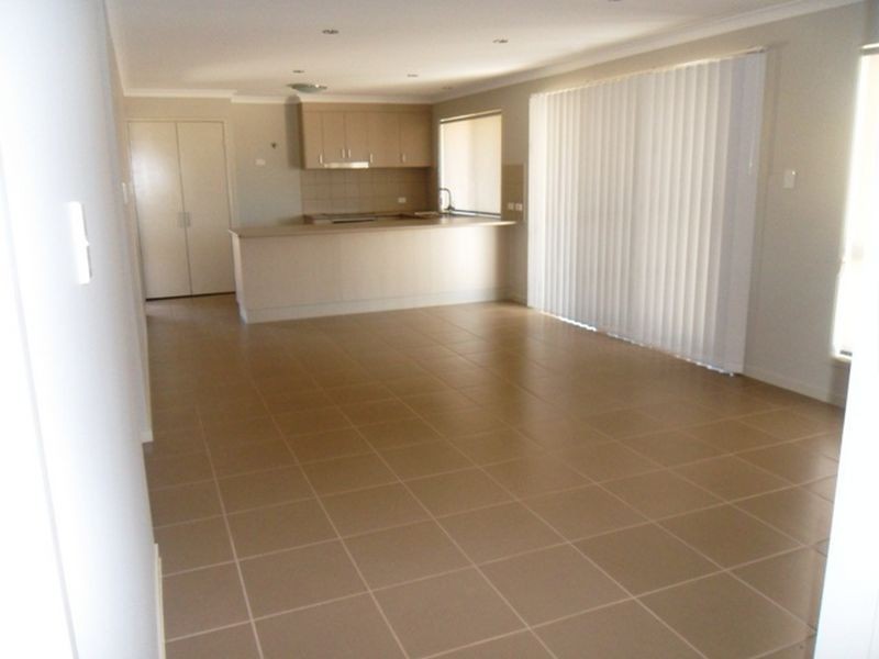 30-32 Premier Drive, Kingaroy QLD 4610