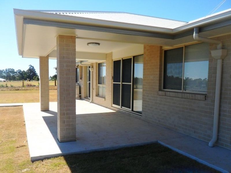 30-32 Premier Drive, Kingaroy QLD 4610