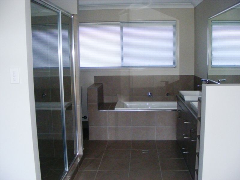 34-36 Lorikeet Circuit, Kingaroy QLD 4610