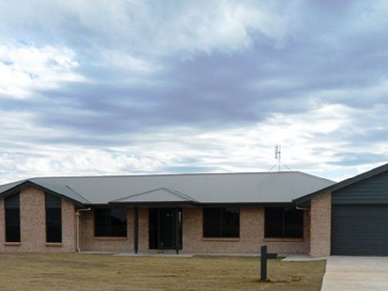 102-104 Rosella Parade, Kingaroy QLD 4610